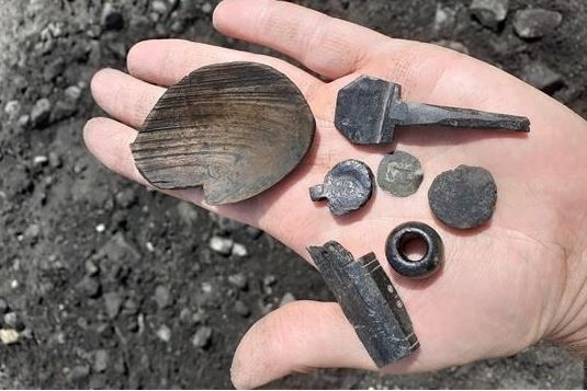 Archeologický výzkum na Karlově náměstí odhalil pravděpodobně historický pranýř