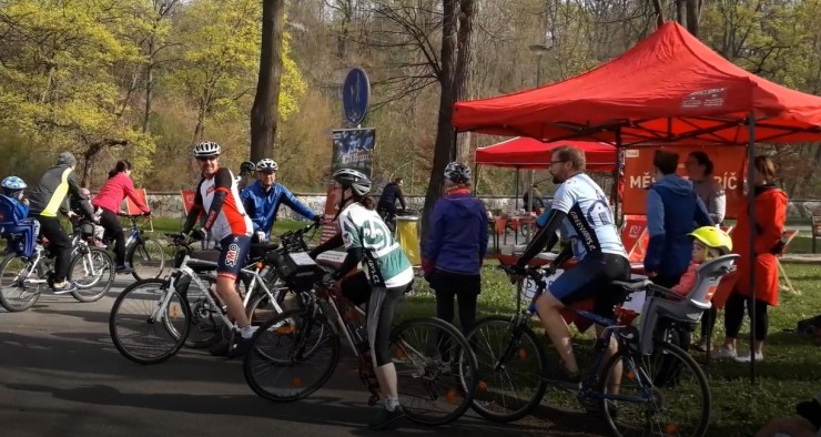 Vyjížďka po městském cyklookruhu přilákala téměř stovku cyklistů